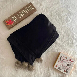 Soft Black Blanket‎